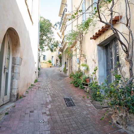 Le Charme Du Medieval Dans Un Appartement Cosy Hyeres Luaran gambar