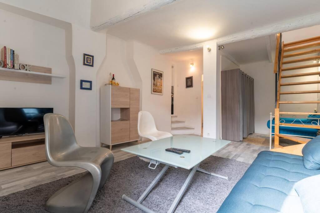 Le Charme Du Medieval Dans Un Appartement Cosy Hyeres Luaran gambar