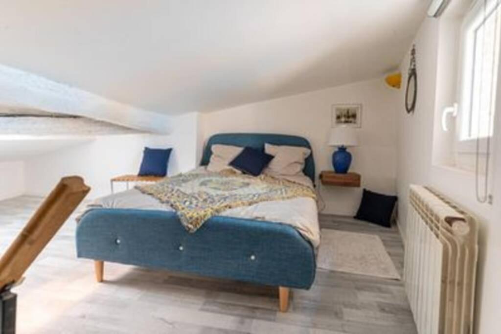 Le Charme Du Medieval Dans Un Appartement Cosy Hyeres Luaran gambar