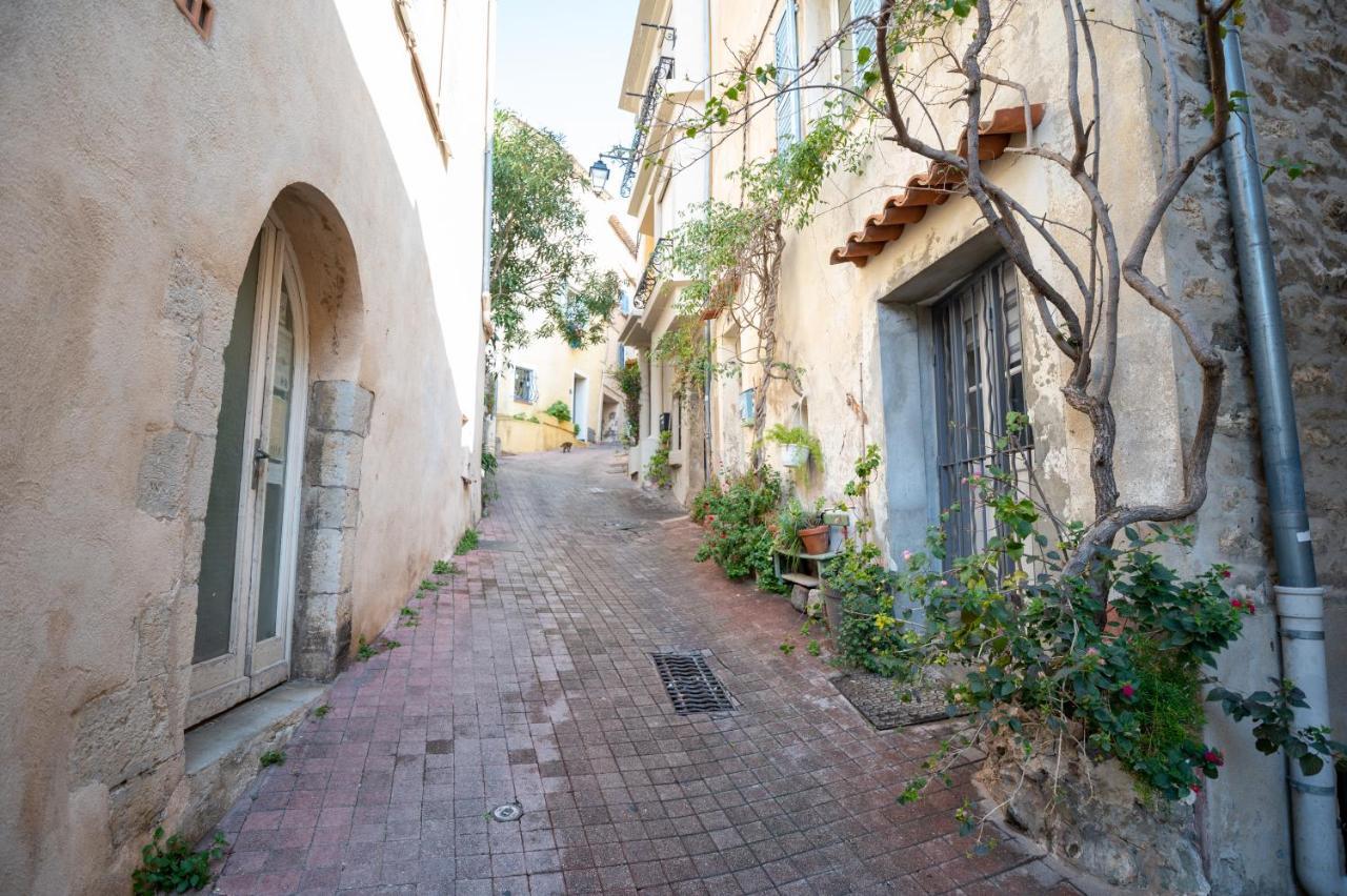 Le Charme Du Medieval Dans Un Appartement Cosy Hyeres Luaran gambar